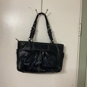 Coach pleated Gallery Tote black patent leather Shoulder Bag W/green Lining